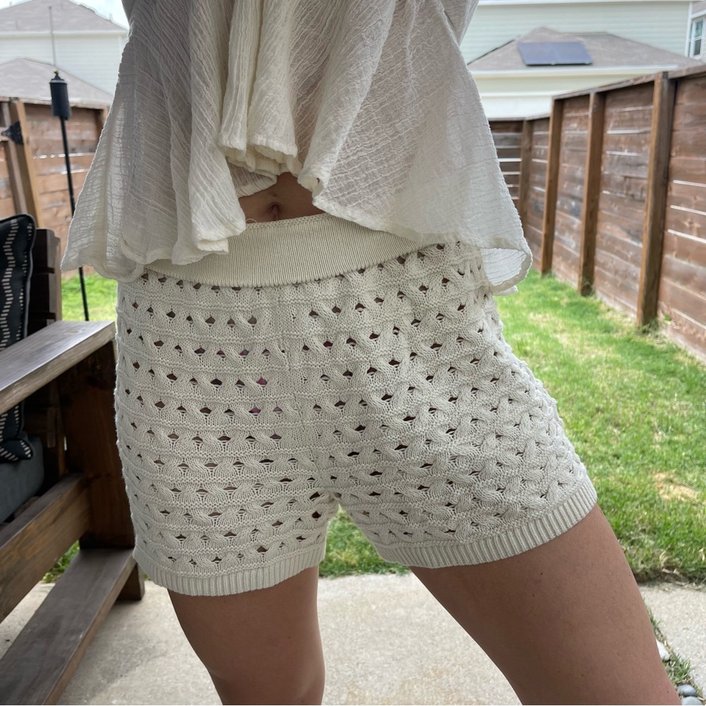 Women's Cream Knit Shorts